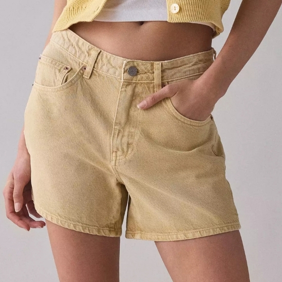 NWT Urban Outfitters BDG Indie Mid-Rise Denim Short In Khaki - Size 27 - Picture 2 of 9